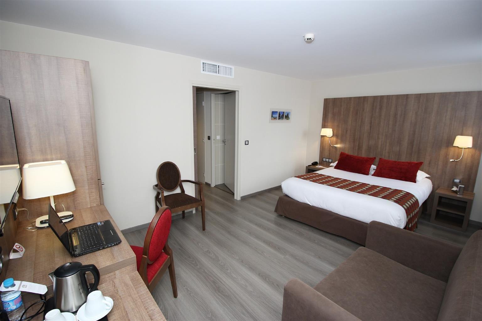 Best Western Hotel Des Barolles - Lyon Sud Brignais Exteriör bild